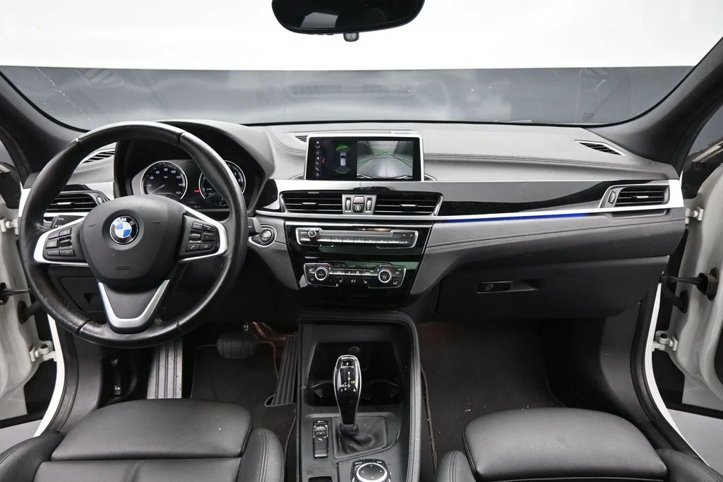 Used 2020 White BMW sDrive28i image 24