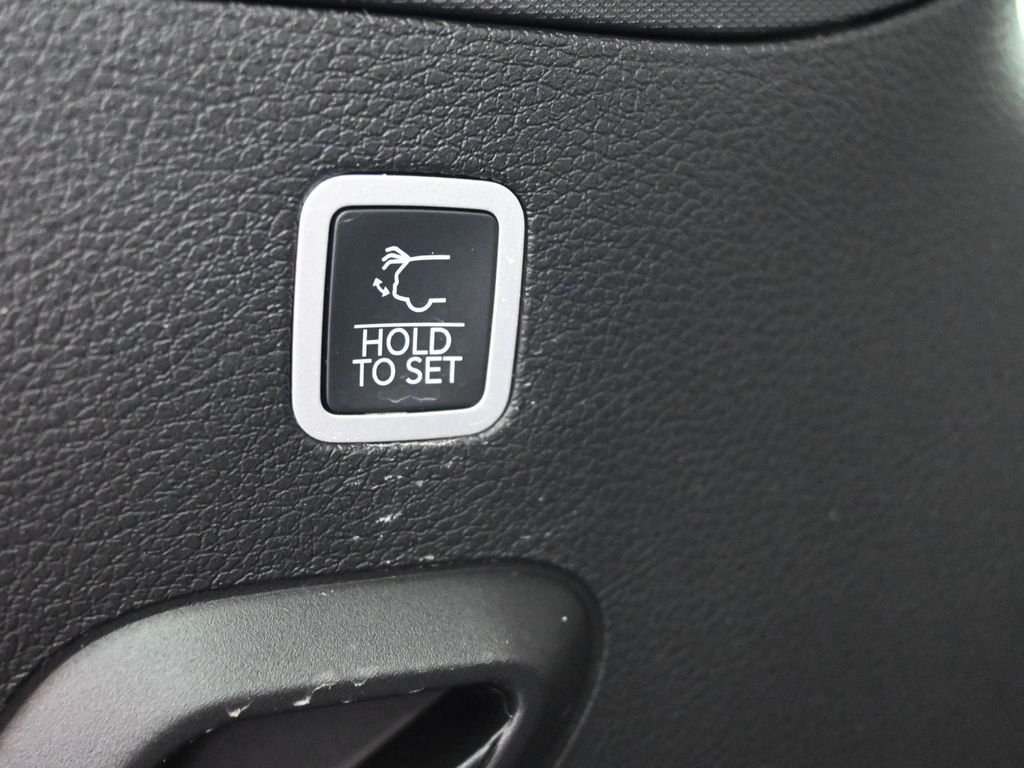 New 2026 High Gloss Black Exterior Paint Jeep Limited Reserve image 27