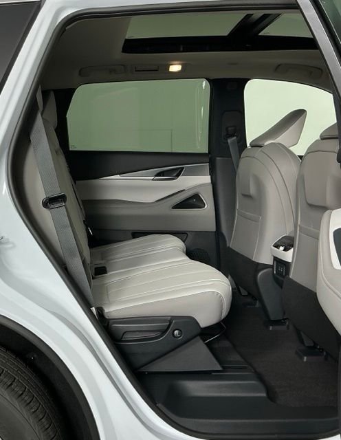 New 2027 White INFINITI LUXE image 26