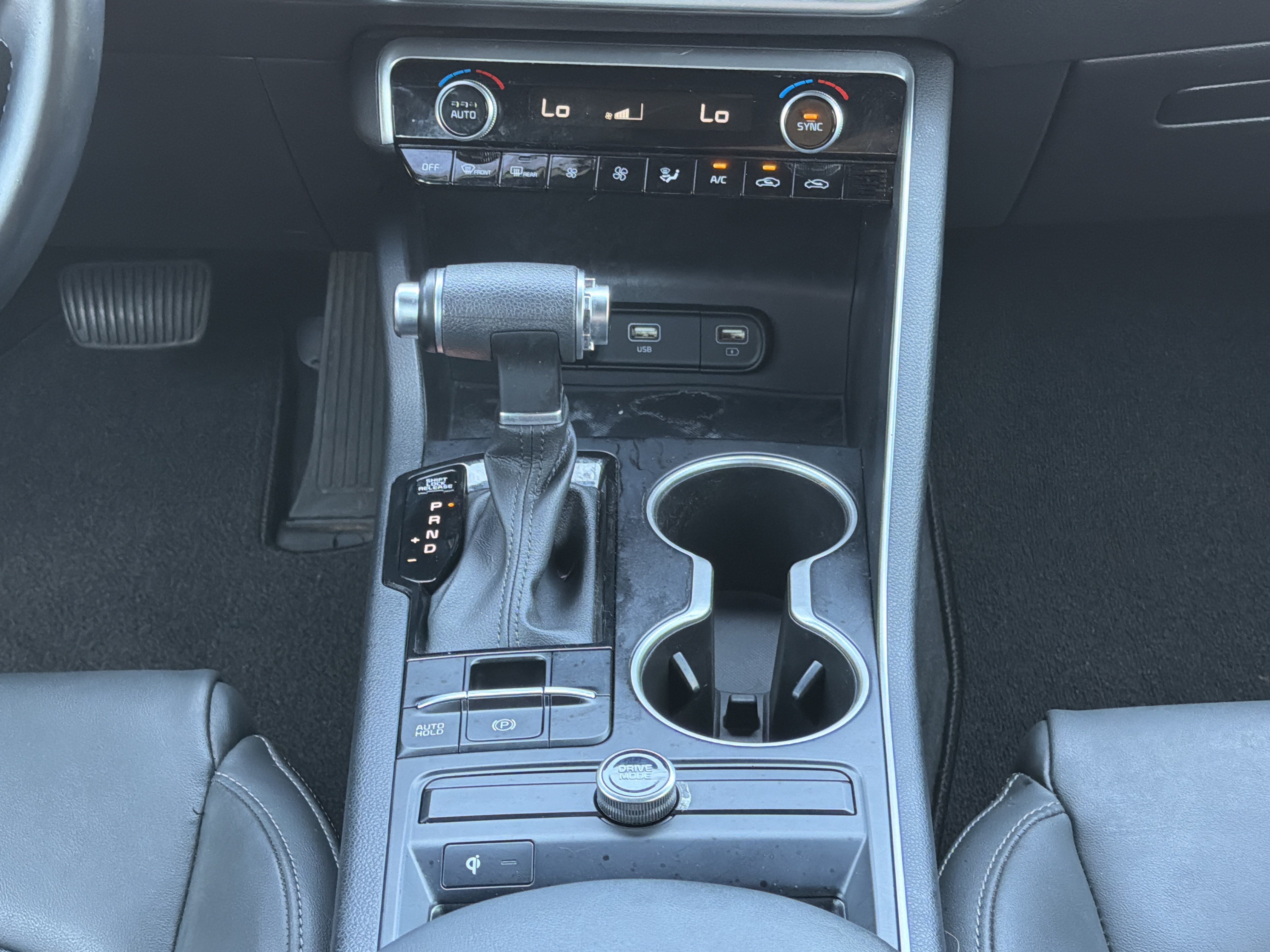 Used 2023 Glacial White Pearl Kia GT-Line image 5