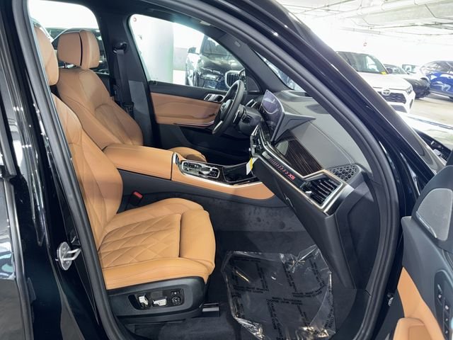 New 2026 Black Sapphire Metallic BMW xDrive50e image 9