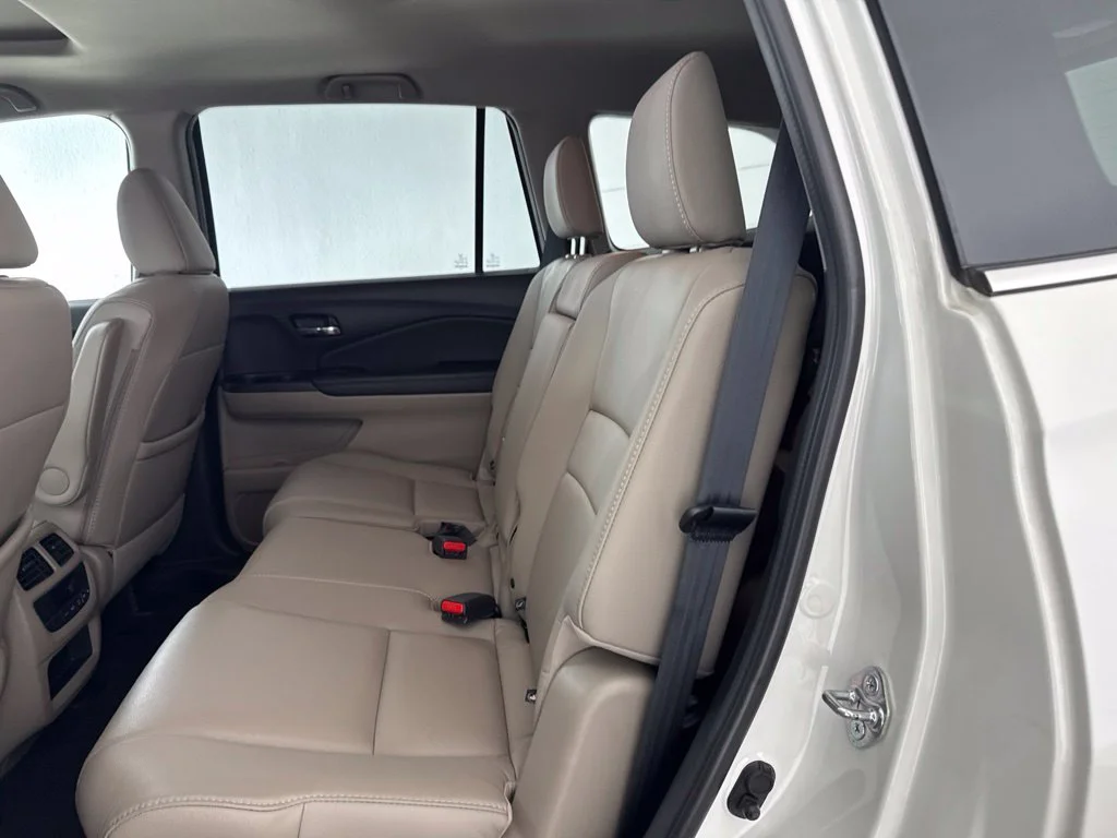Used 2017 White Honda EX-L image 49