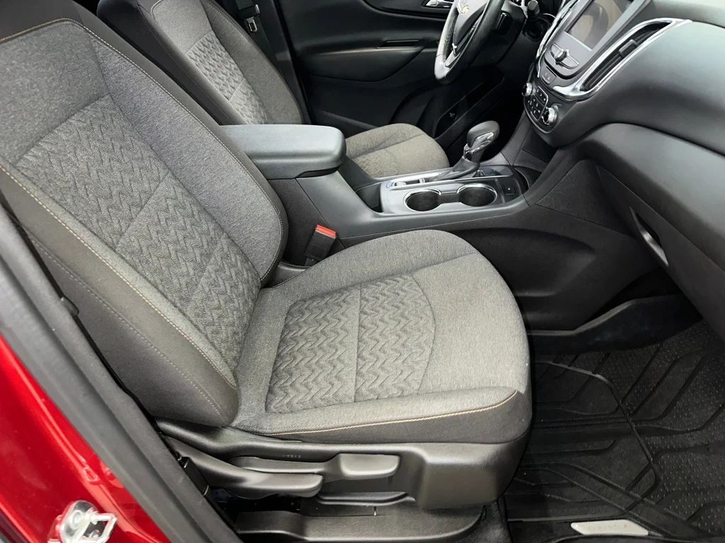 2024 Chevrolet Equinox LT - Photo 32