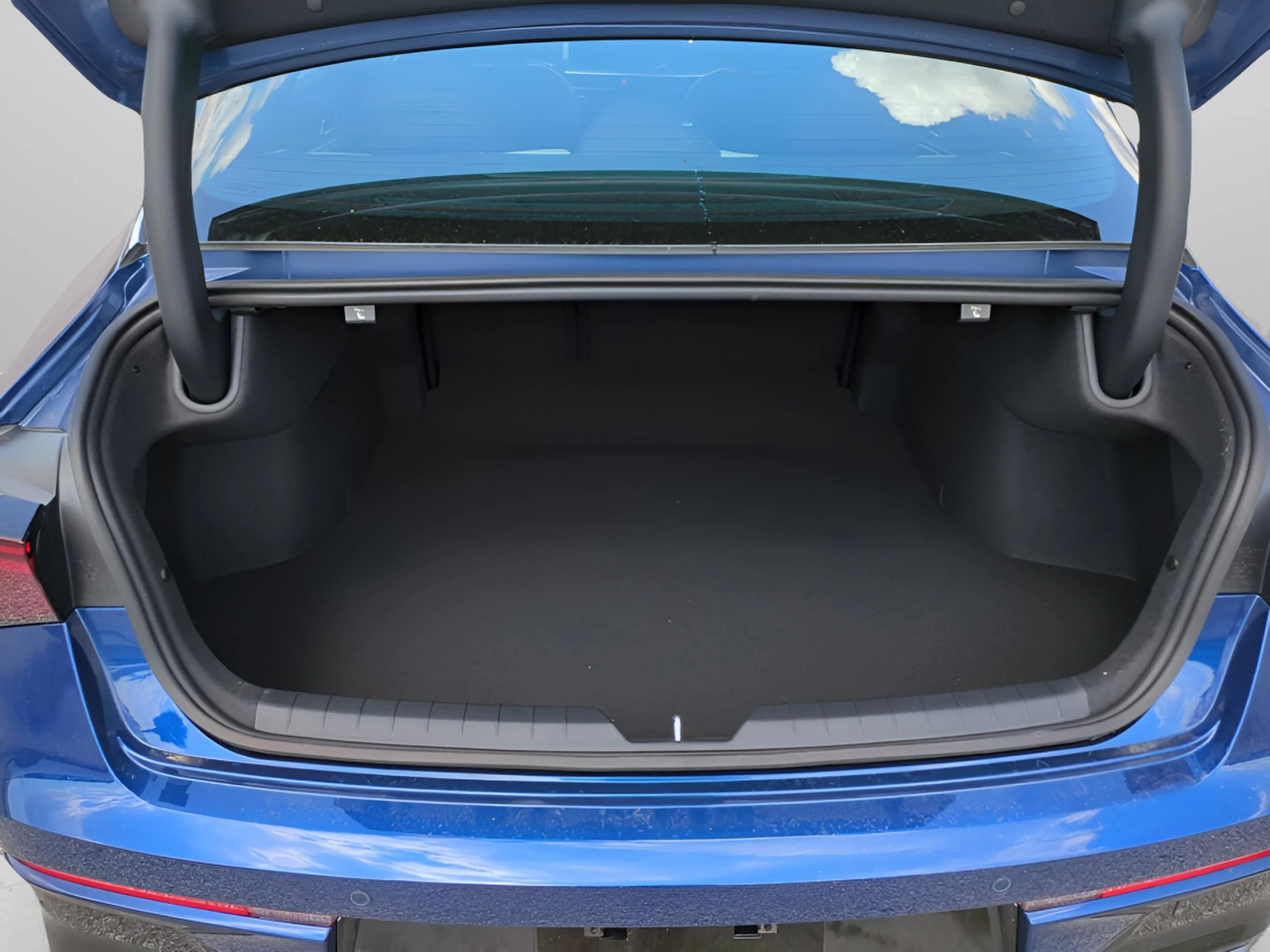 New 2026 Yacht Blue Kia GT-Line image 15