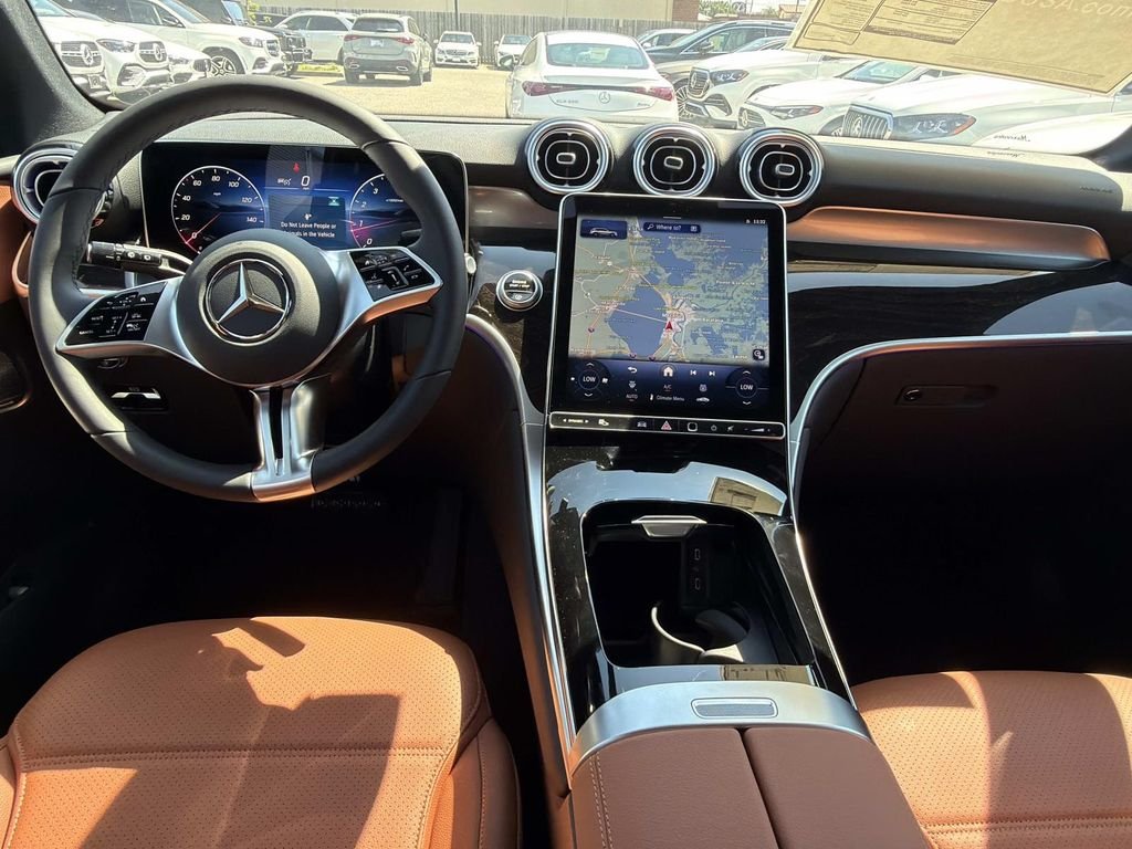 New 2027 Verde Silver Metallic Mercedes-Benz GLC 300 image 7