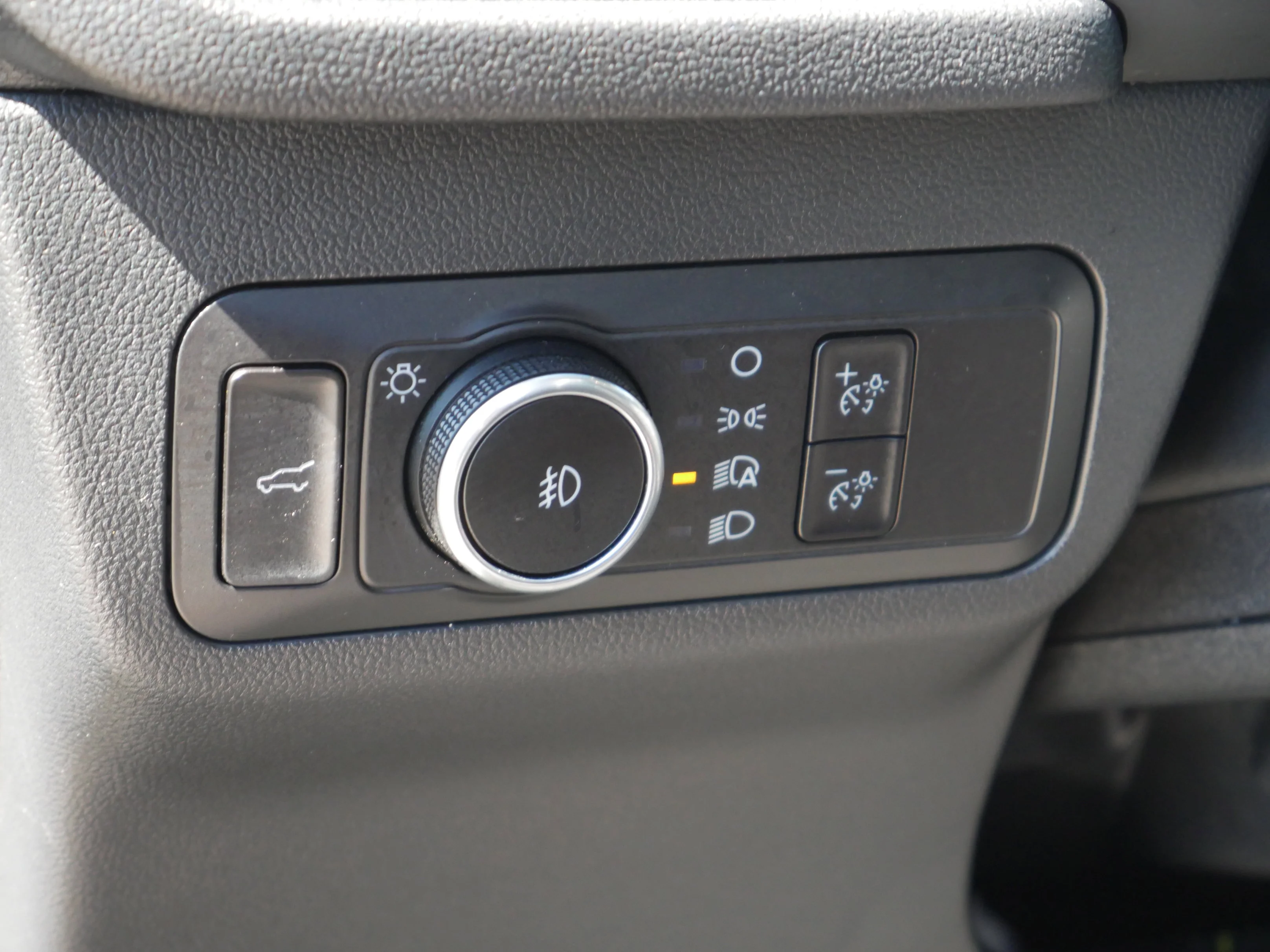 Certified Used 2025 Carbonized Gray Metallic Ford Platinum image 6