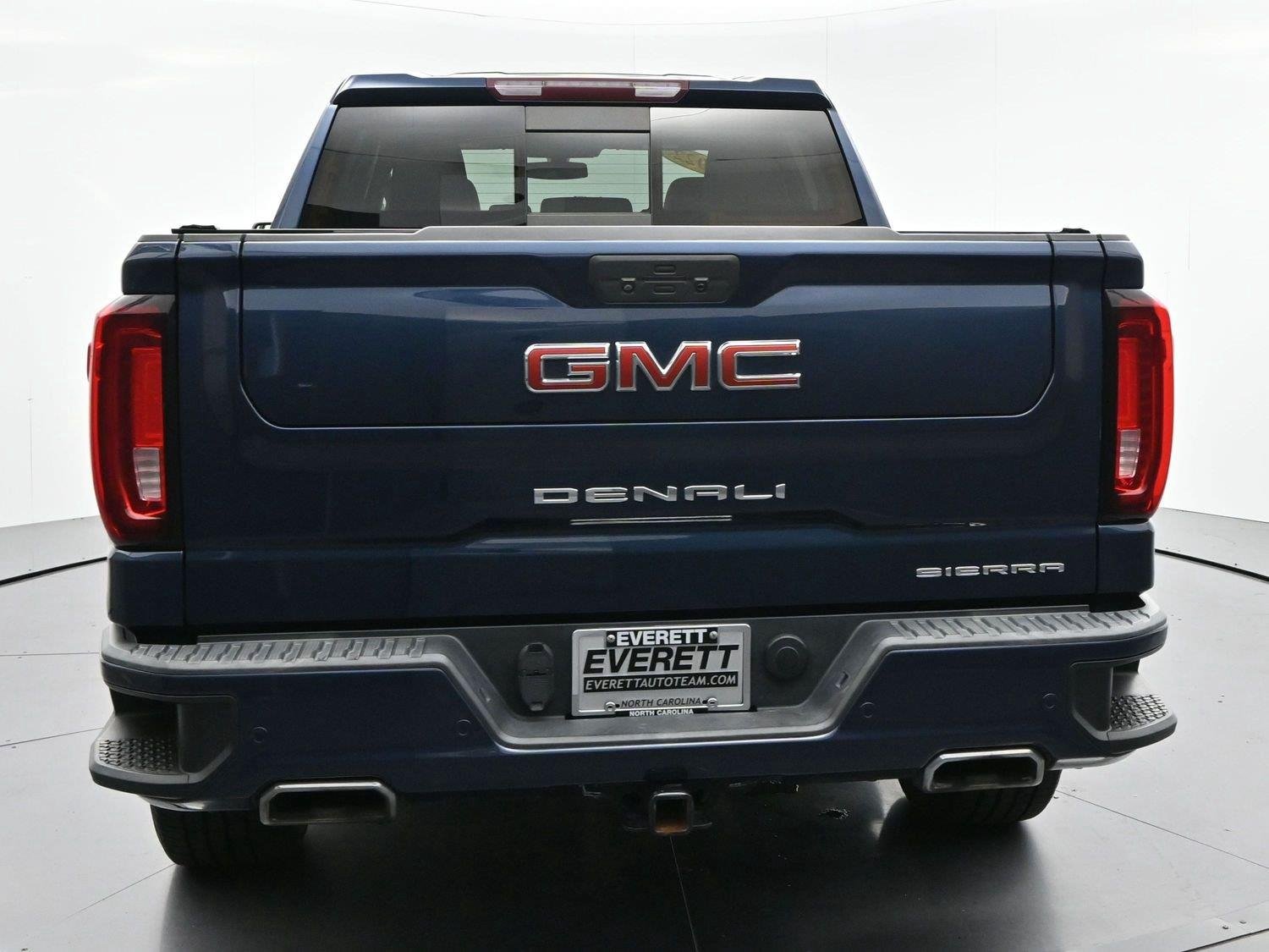 Used 2022 PACIFIC BLUE METALLIC GMC Denali image 6