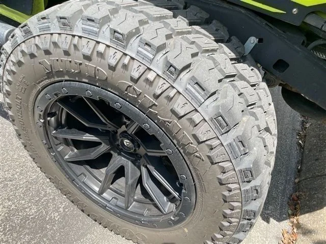 Used 2016 Green Jeep Unlimited Sahara image 14