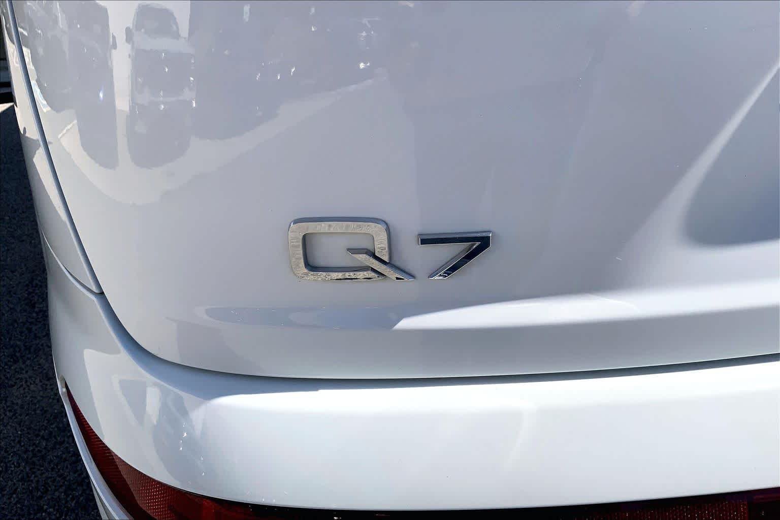 Used 2018 Glacier White Metallic Audi Premium Plus image 30