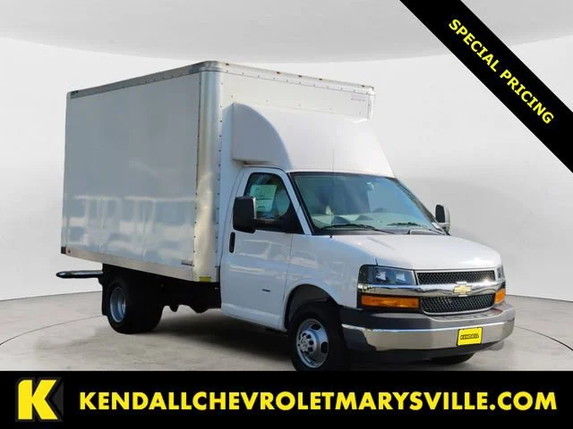 New 2024 Summit White Chevrolet 1WT image 7