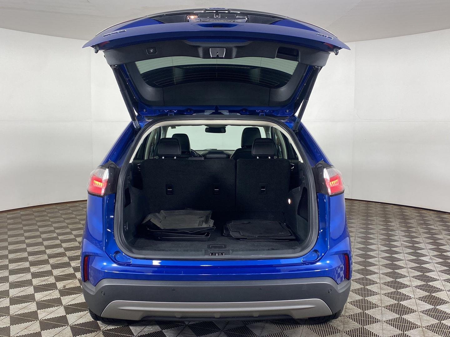 Used 2022 Blue Metallic Ford SEL image 21