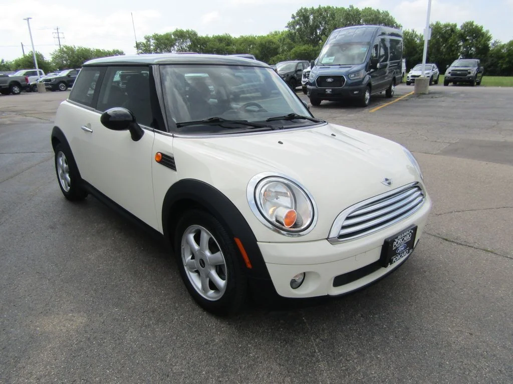 Used 2010 Pepper White MINI Base image 10
