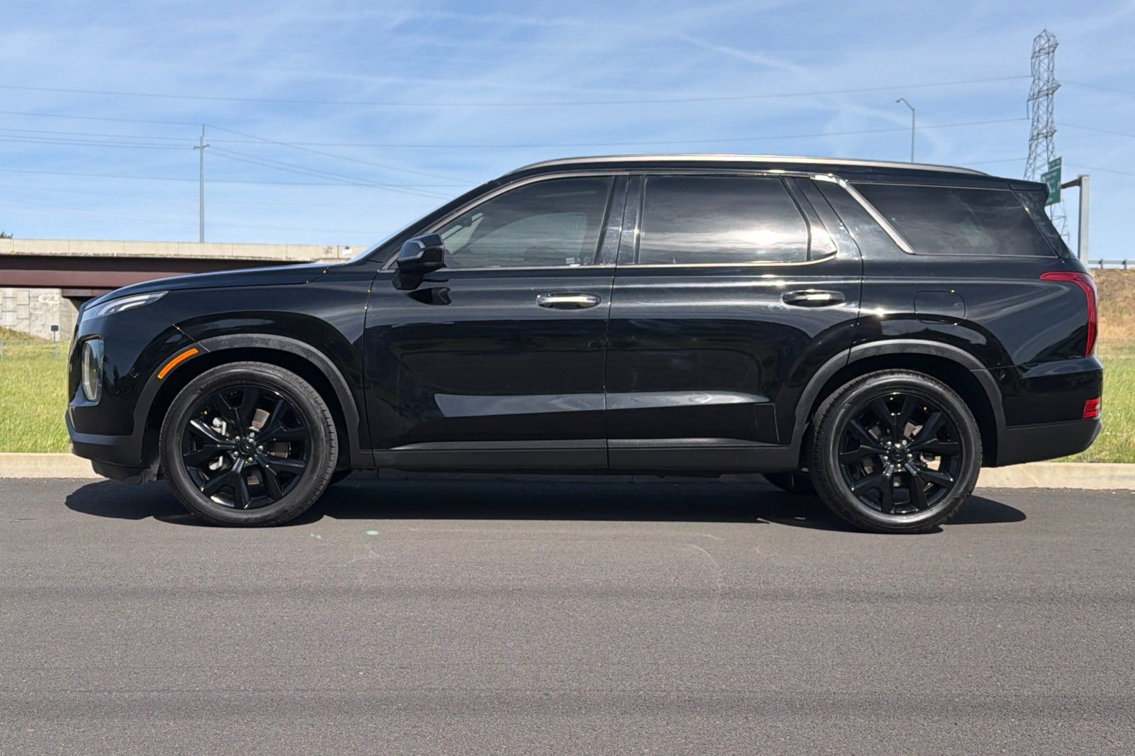 Used 2020 Black Hyundai SEL image 6