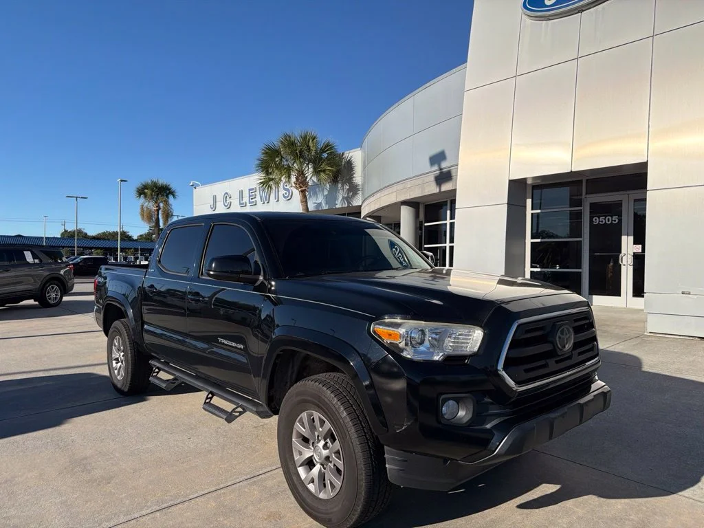 Used 2019 Black Toyota SR5 image 1