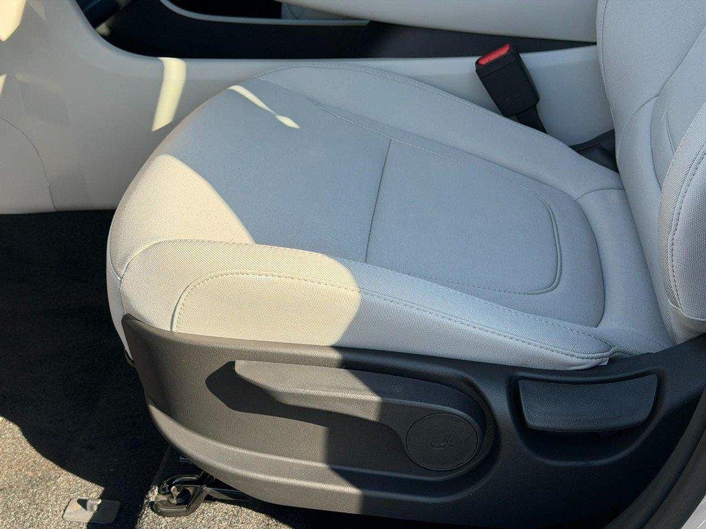 New 2026 Silver Hyundai Blue image 10