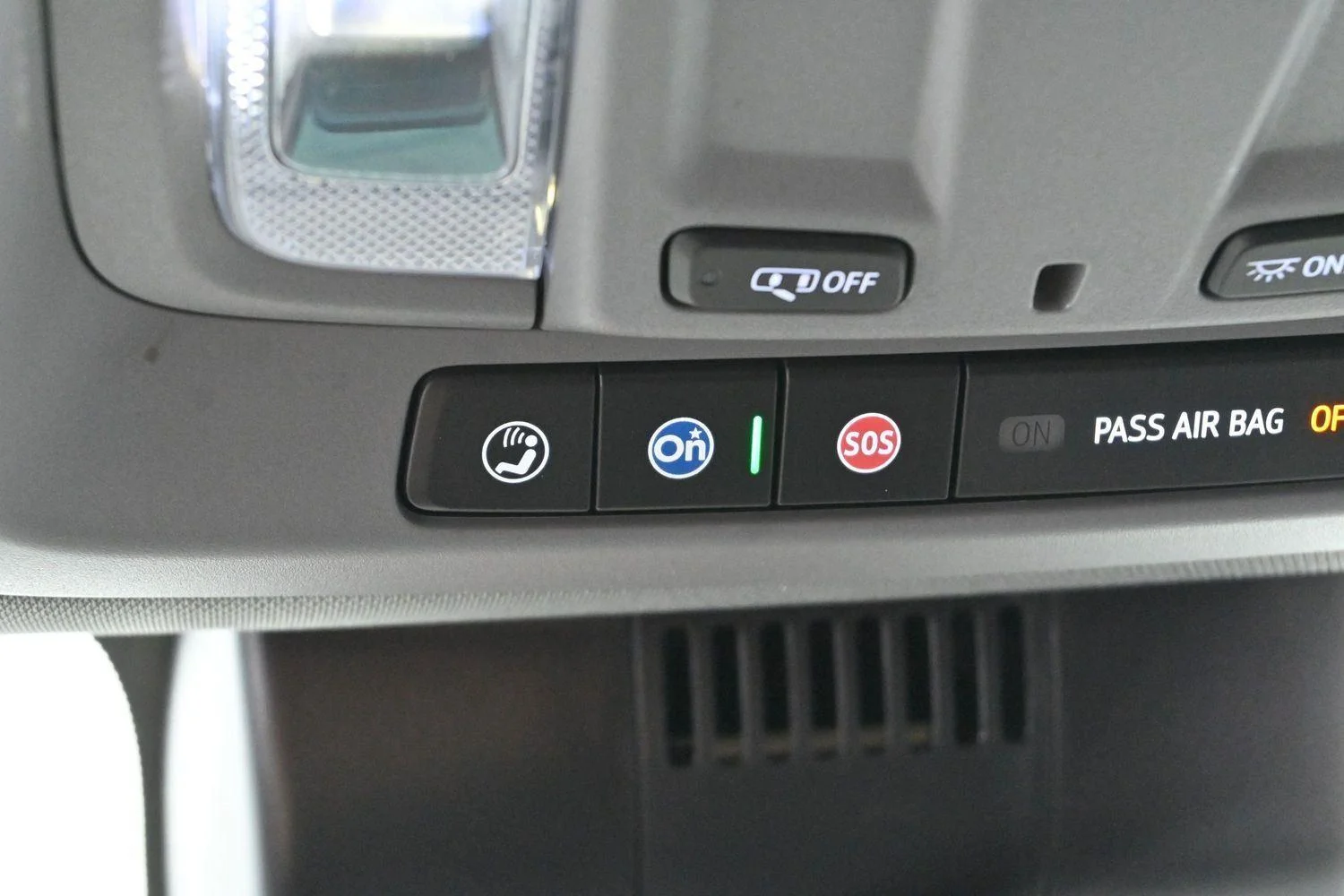 Used 2025 Onyx Black GMC Elevation image 29