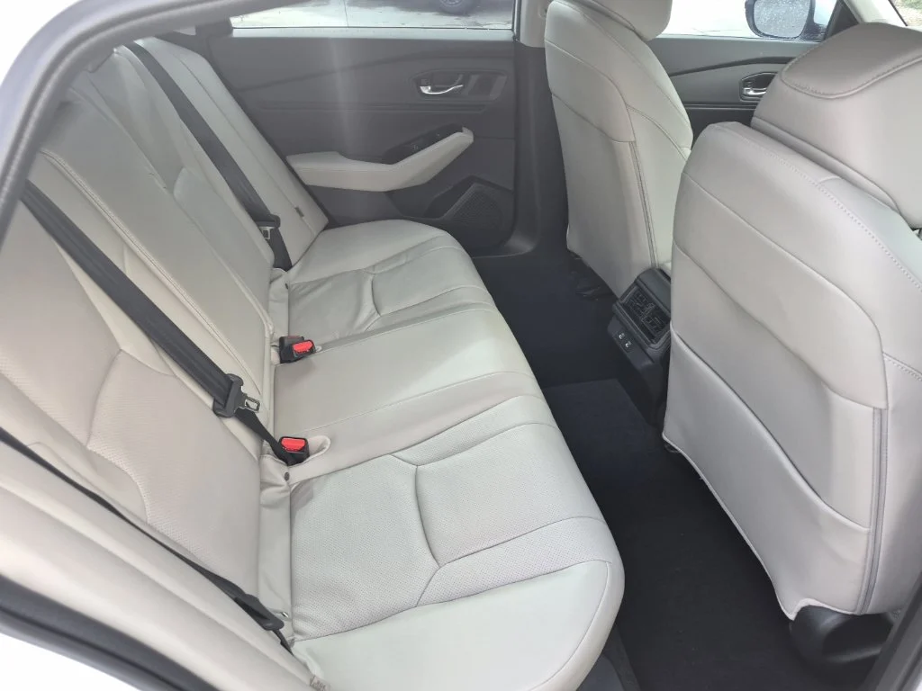New 2026 Platinum White Pearl Honda Touring image 23