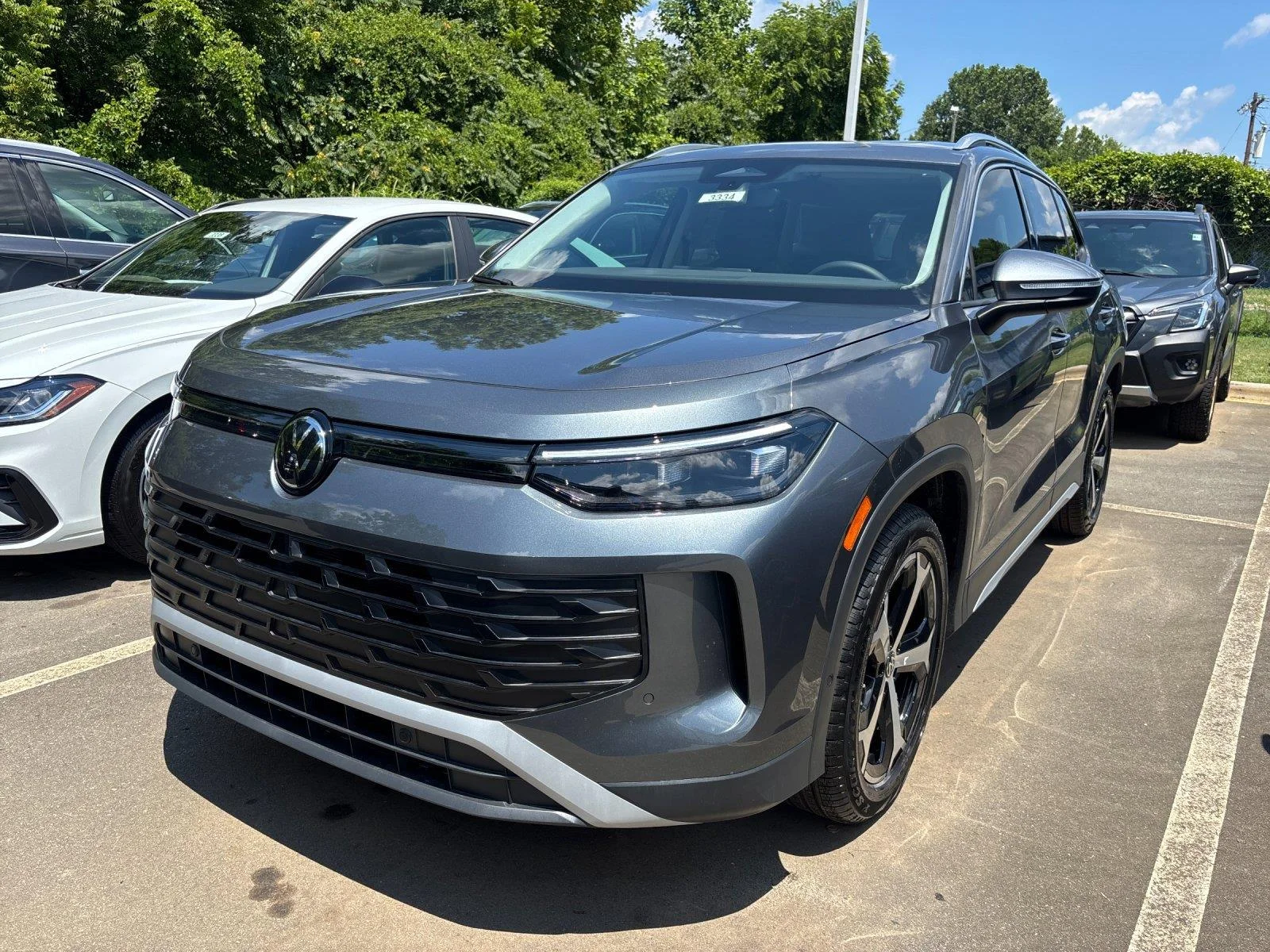 New 2026 platinum gray metallic Volkswagen SE image 2