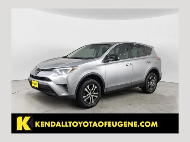 2018 Toyota RAV4 LE's photo