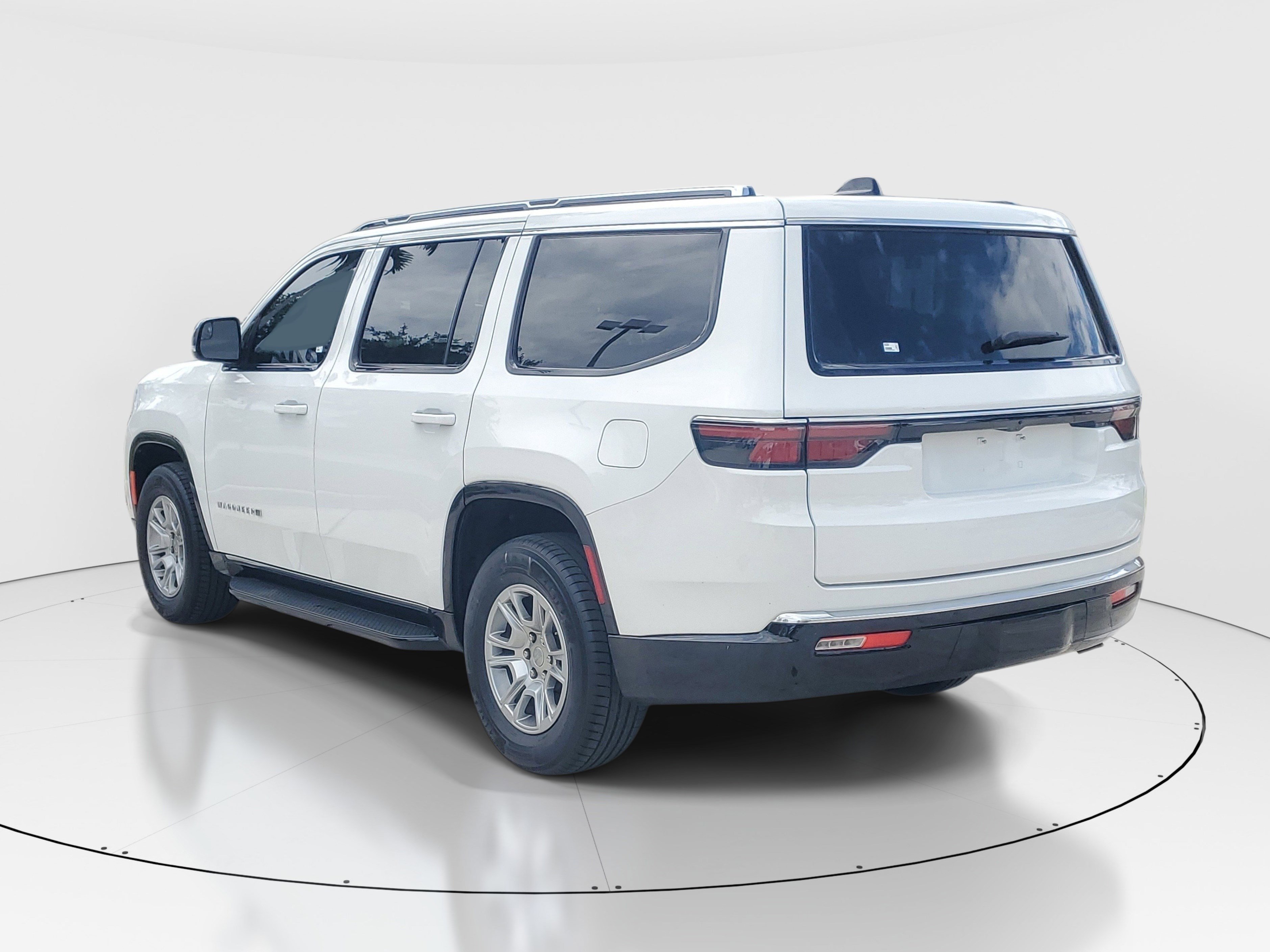 Used 2024 Bright White Clearcoat Jeep Base image 5