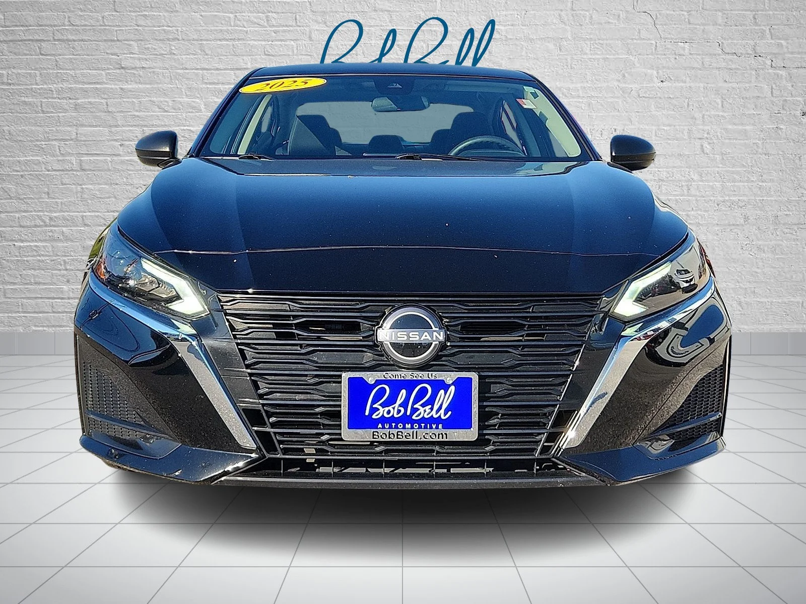 Used 2025 Super Black Nissan 2.5 SV image 2