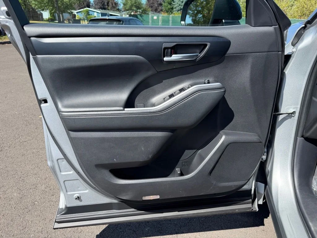 2025 Toyota Highlander XSE - Photo 11