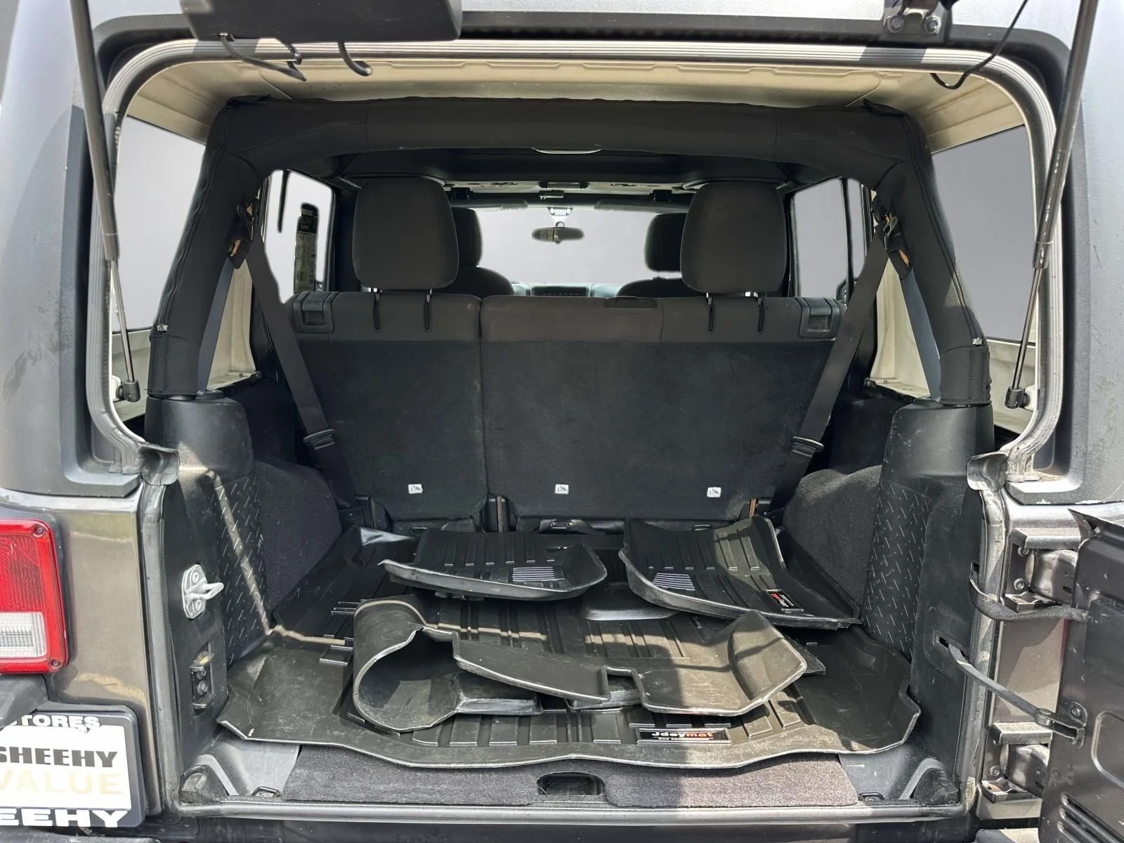 Used 2017 Gray Jeep Unlimited Sport image 22
