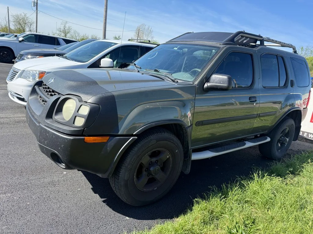 Used 2004 Green Nissan XE image 6