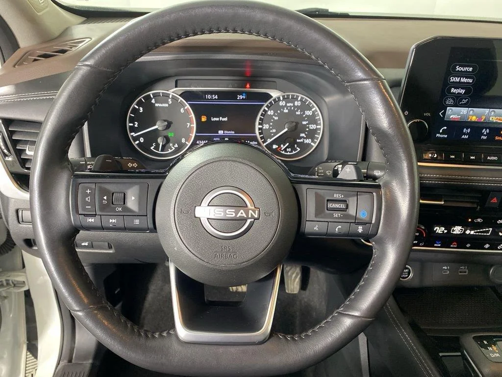 Used 2023 Pearl White Tricoat Nissan SL image 15