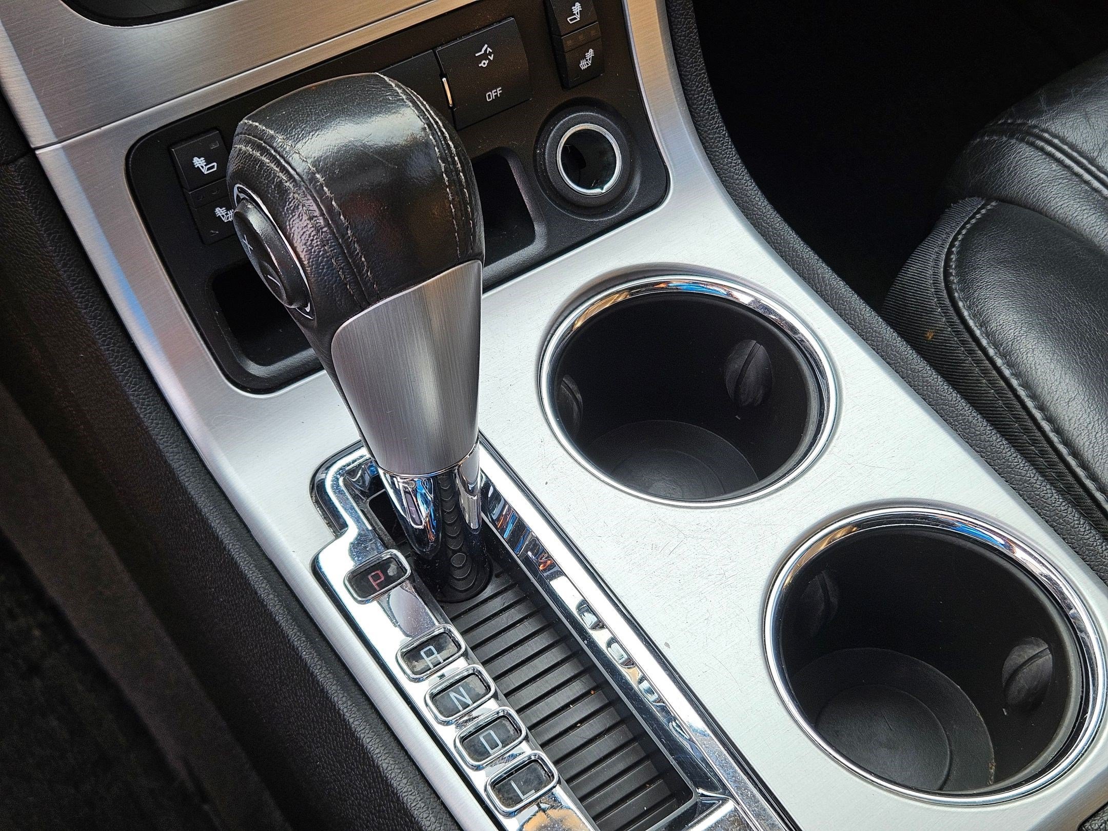 Used 2010 White Diamond Tricoat GMC SLT1 image 26