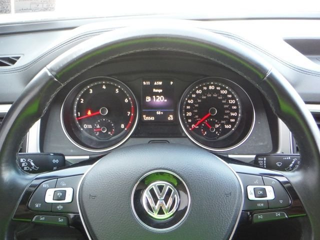 Used 2019 White Volkswagen 3.6L V6 SE image 33