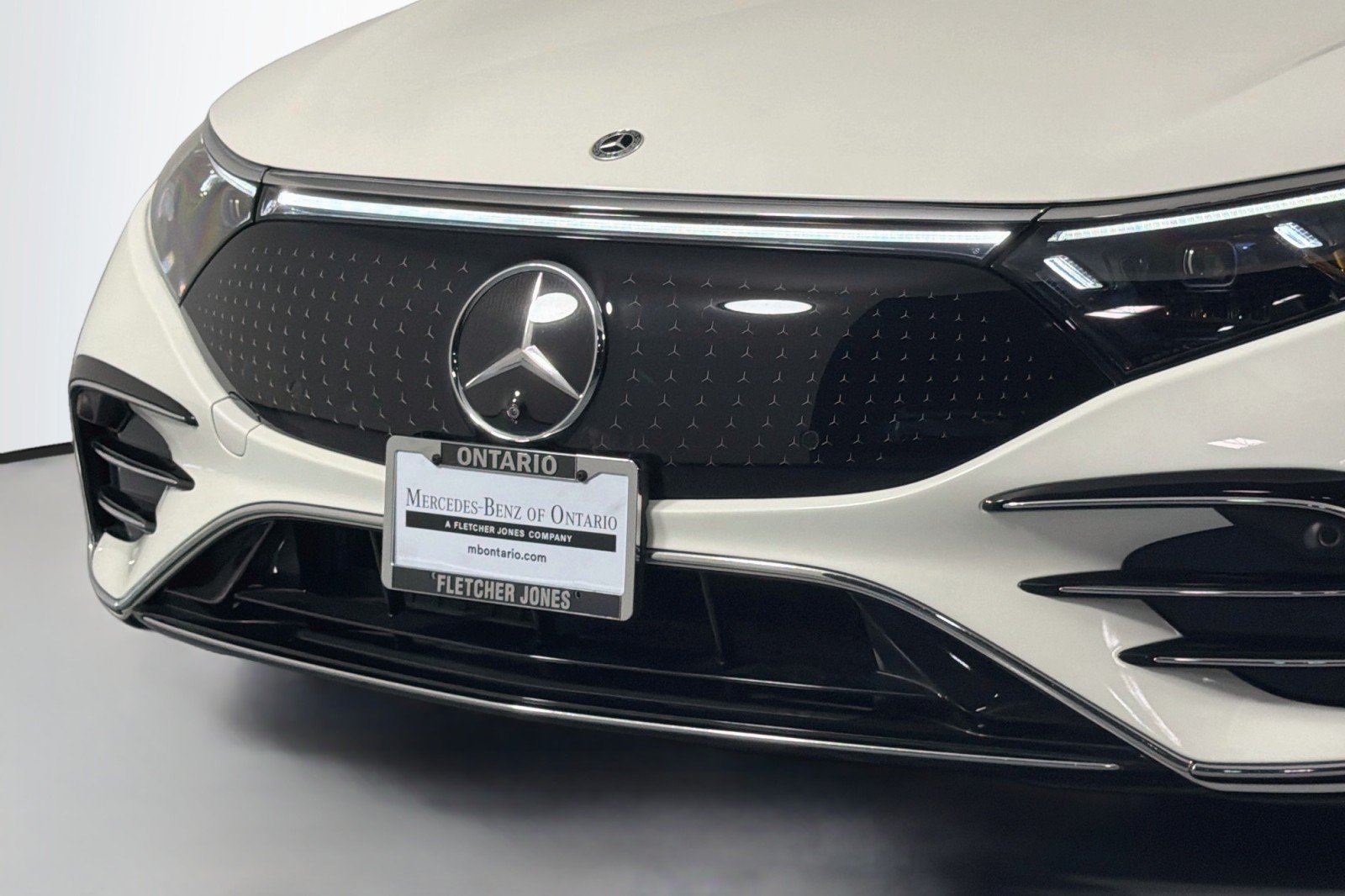 Certified Used 2023 MANUFAKTUR Diamond White Mercedes-Benz EQS 450+ image 12
