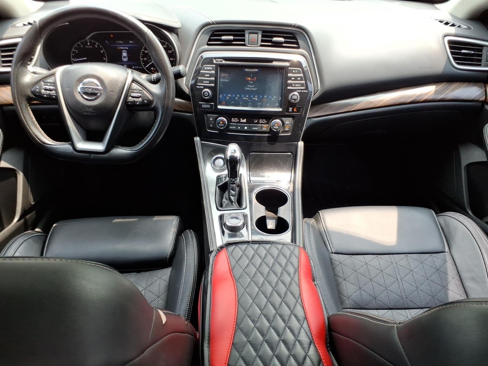 Used 2018 Super Black Nissan Platinum image 28
