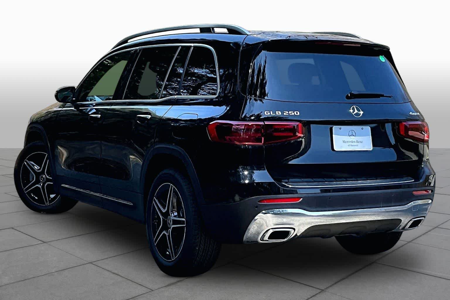 New 2026 Night Black Mercedes-Benz GLB 250 image 4