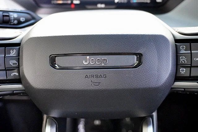 New 2026 Sting-Gray Clear-Coat Exterior Paint Jeep Laredo image 35