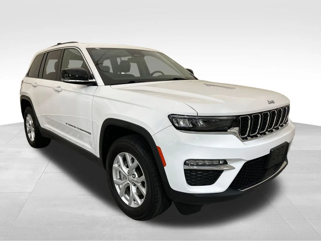 Used 2023 White/off-white Jeep Limited image 8