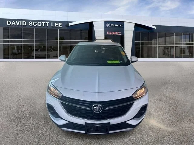 Used 2023 Summit White Buick Preferred image 2