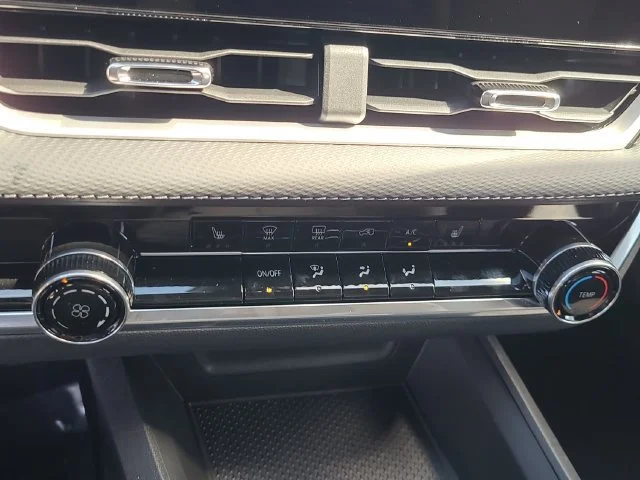 New 2027 Mosaic Black Metallic Chevrolet LT image 30