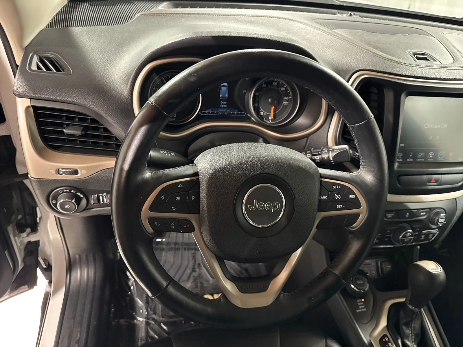 Used 2017 White Jeep Limited image 22