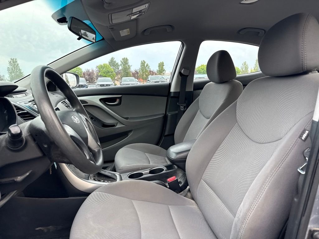 Used 2016 Shale Gray Metallic Hyundai SE image 8