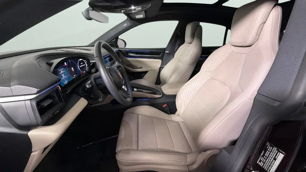 2025 Porsche Macan Base - Photo 17