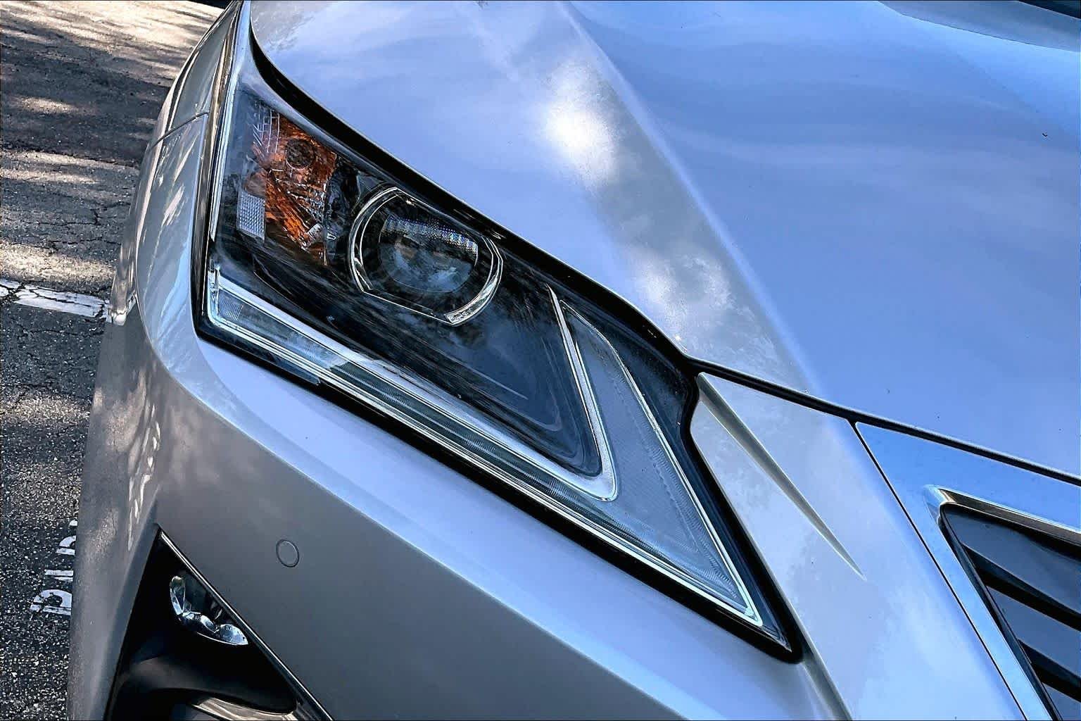 Used 2019 Silver Lining Metallic Lexus Premium image 28