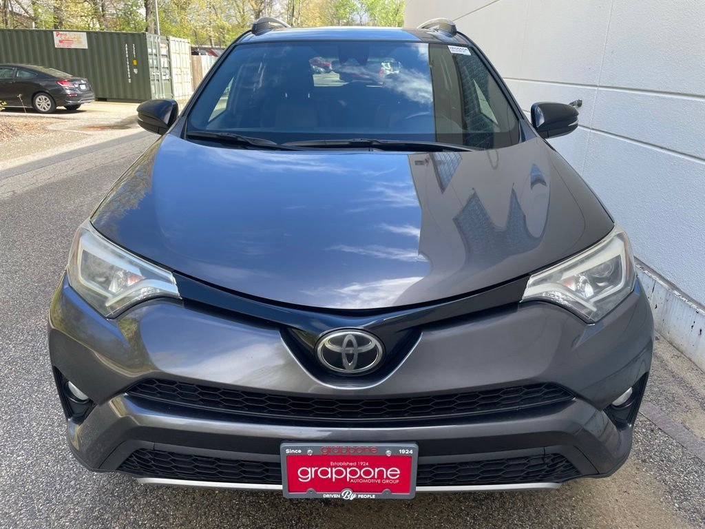 Used 2018 Magnetic Gray Metallic Toyota SE image 3