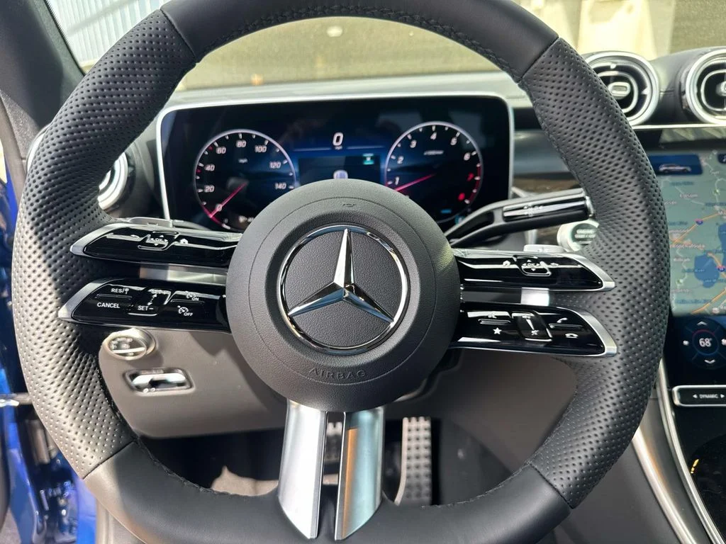 Used 2026 Blue Mercedes-Benz GLC 300 image 10