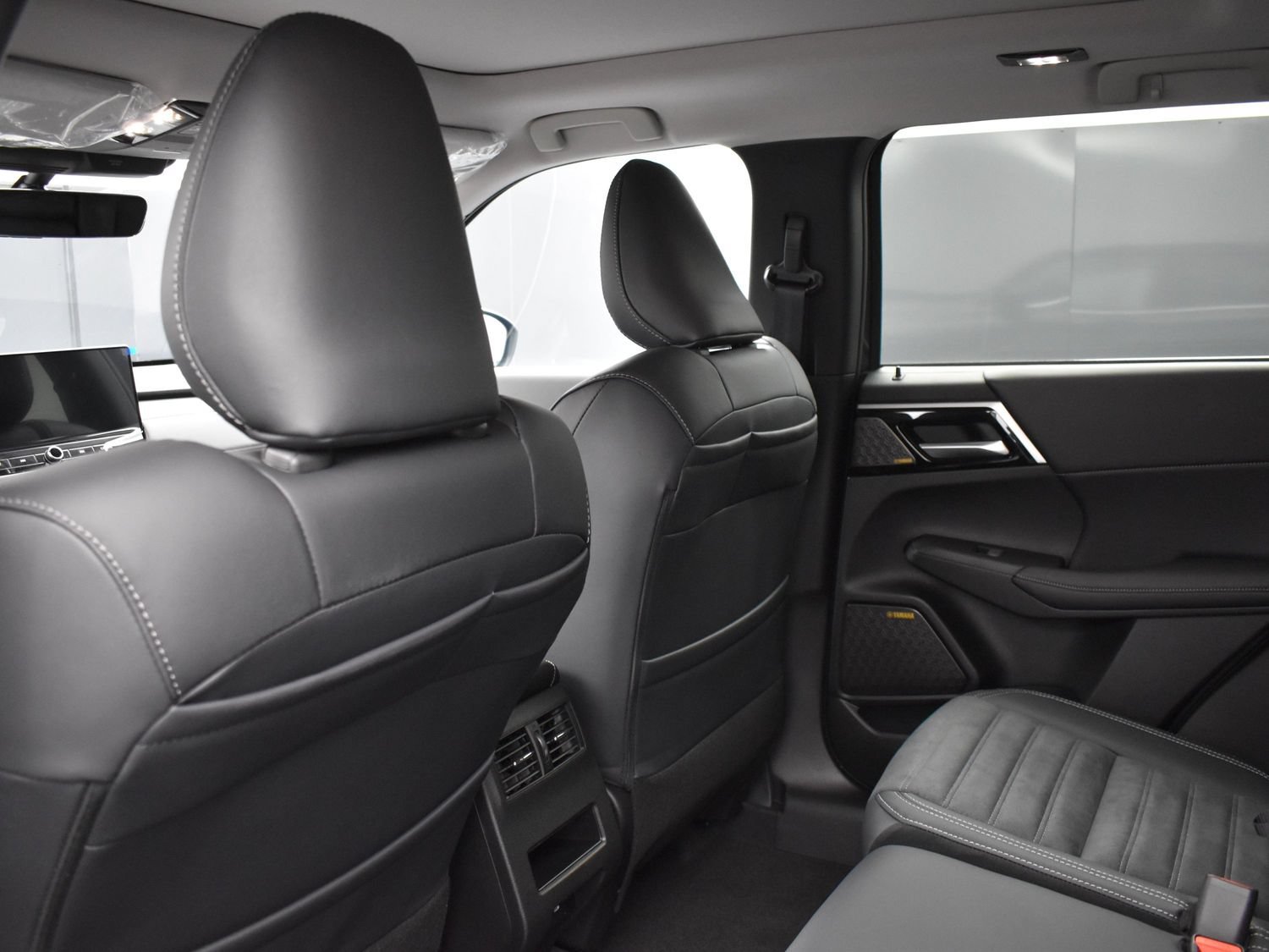 New 2026 Graphite Gray Mitsubishi SE 1.5T 2WD image 9