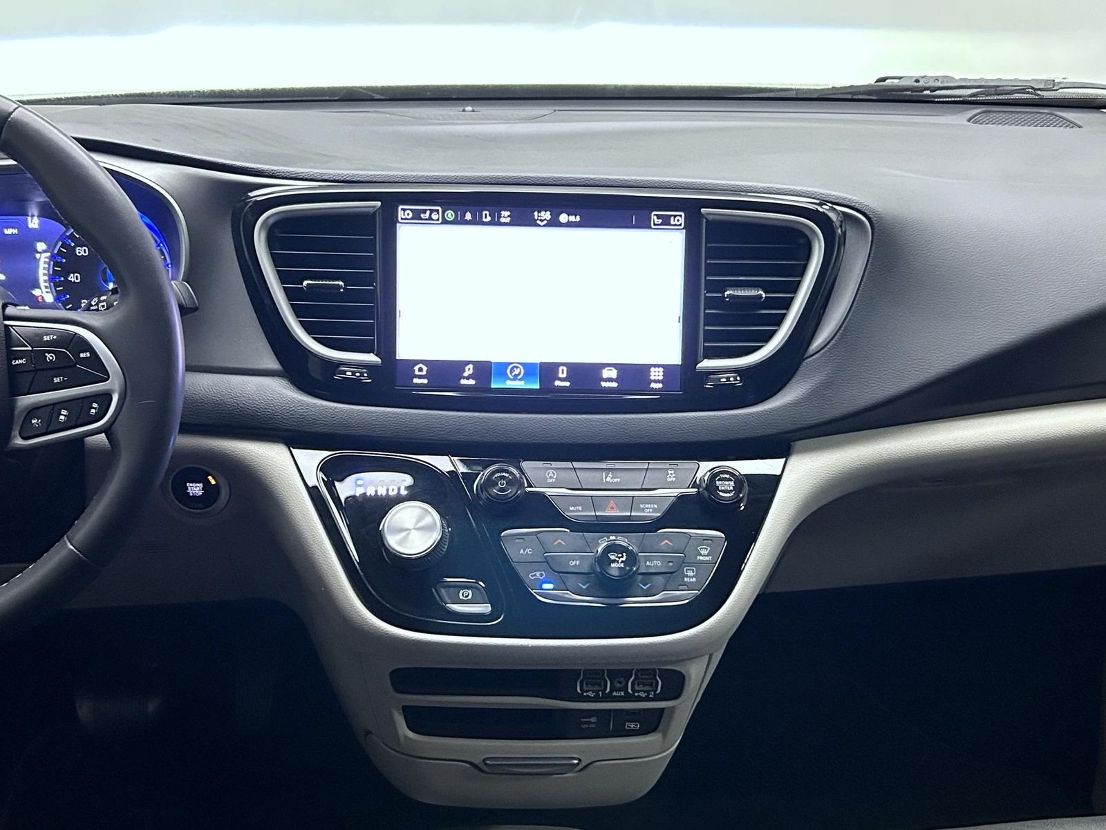 Used 2022 White Chrysler Touring L image 13