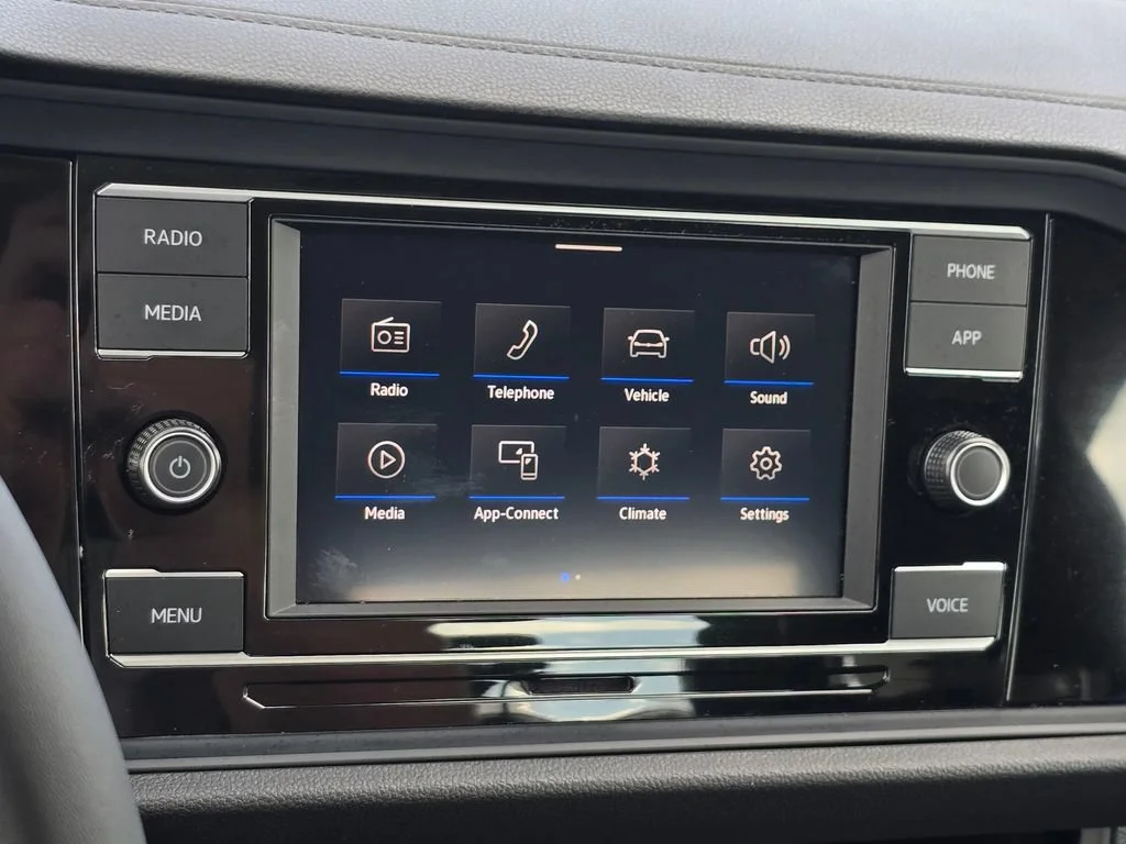 2024 Volkswagen Jetta SE - Photo 42