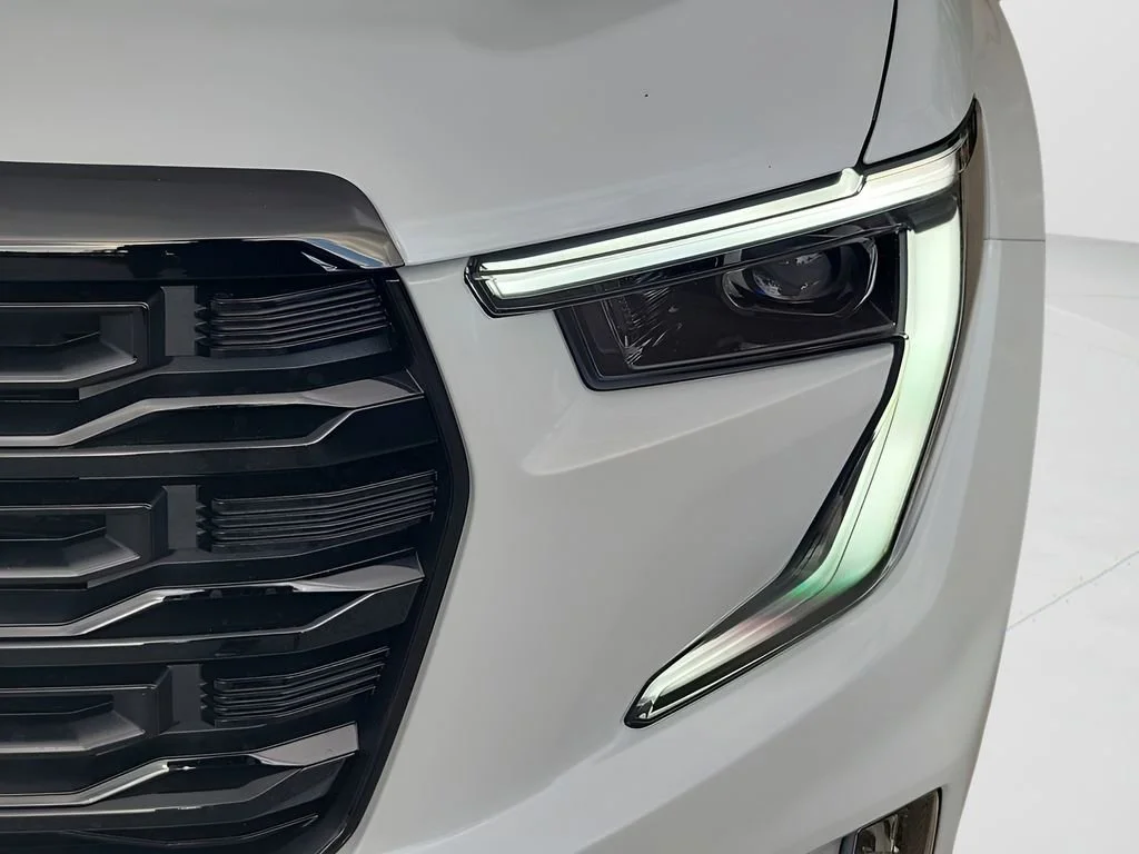 New 2026 Glacier White Tricoat GMC Elevation image 16