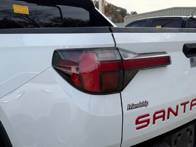 Used 2023 White Hyundai SEL image 21