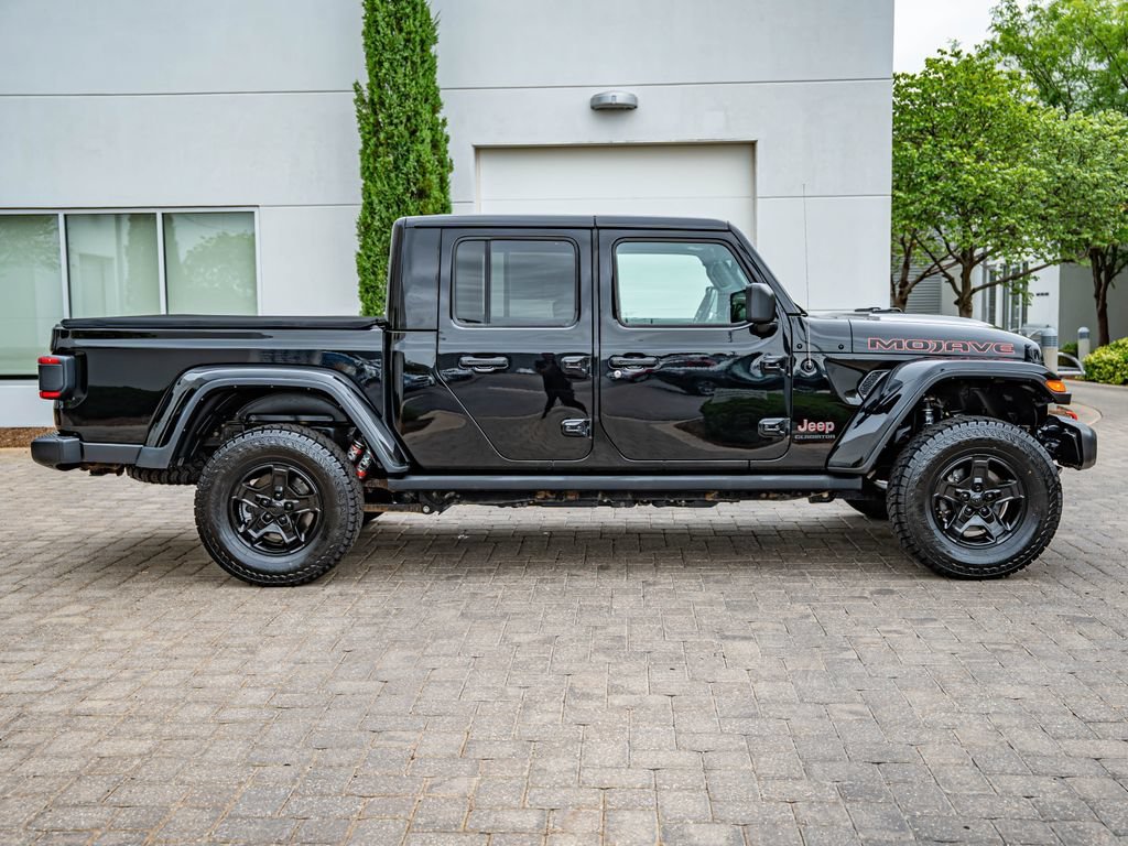 Used 2021 Black Clearcoat Jeep Mojave image 4
